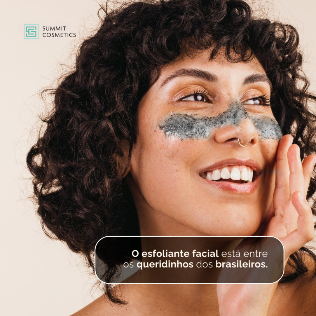 Gel esfoliante facial com carvão